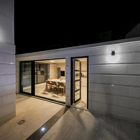 Apartament Dora *