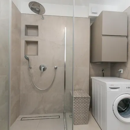 Apartament Dora *