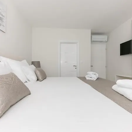 Apartament Dora *